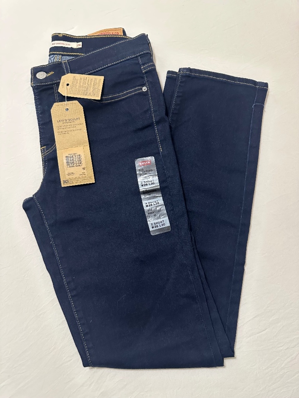 NWT Levi's 312 Shaping Slim Jeans - Size 2 Short (W26 L30) Dark Wash